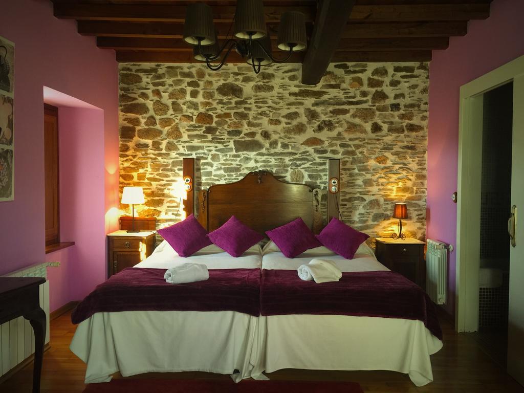 Penzion Os Tres Teixos San Acisclo Exteriér fotografie