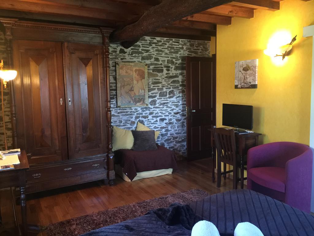 Penzion Os Tres Teixos San Acisclo Exteriér fotografie