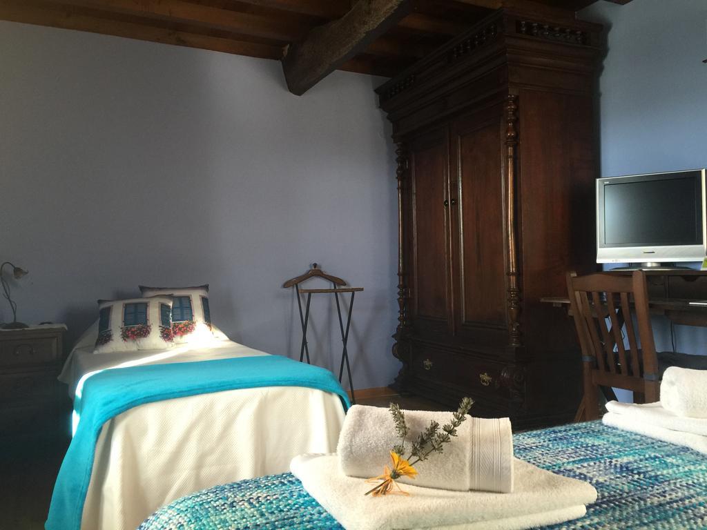 Penzion Os Tres Teixos San Acisclo Exteriér fotografie