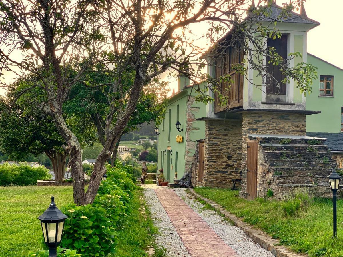 Penzion Os Tres Teixos San Acisclo Exteriér fotografie